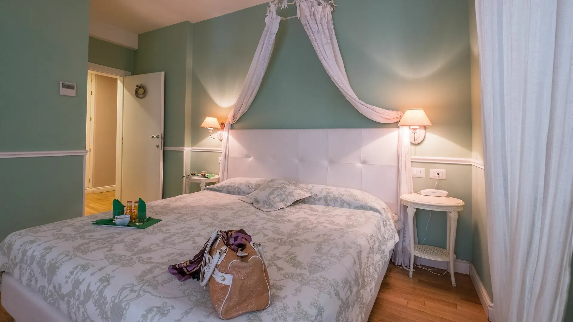 *** Guest house Mabelle Centro Hotel Florence Italy